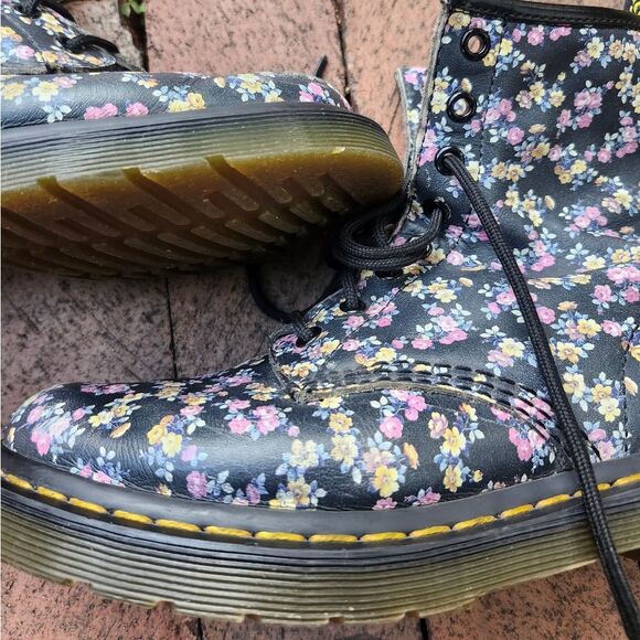 "Doc" Dr. Martens 1460W Clemency Boots Sz.8 Punk Rock Scuffed! Nothing Missing! - Picture 12 of 14